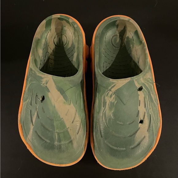 Other - Classic Printed Camo Clog
Unisex Size 6 Green Camo Slip on Waterproof Clog